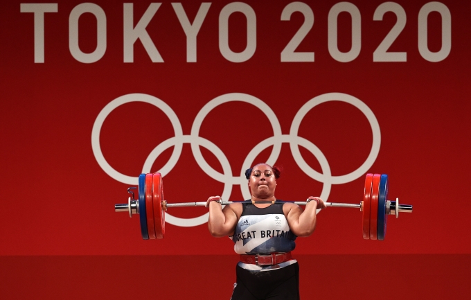 Emily Campbell competes at Tokyo 2020