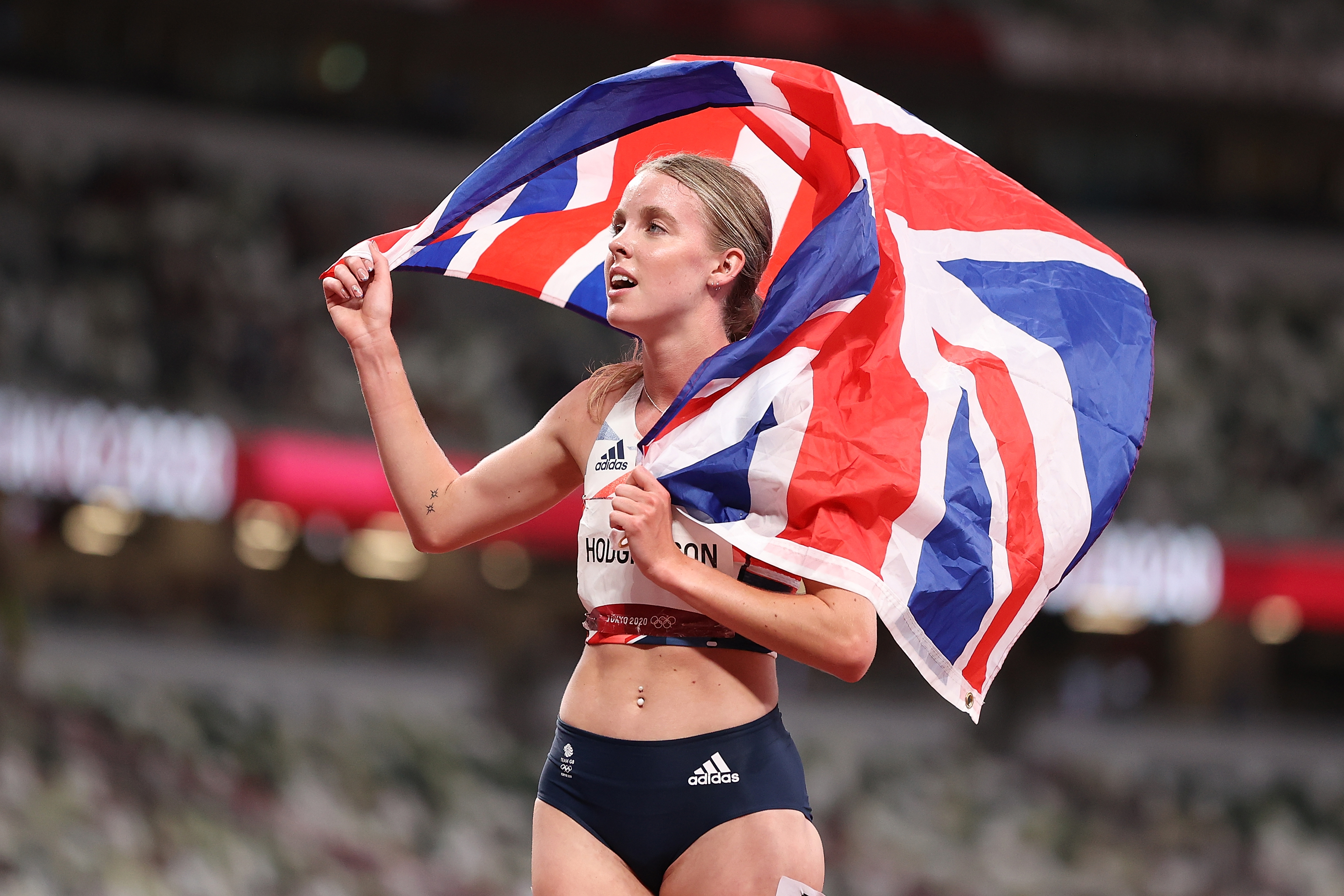 Keely Hodgkinson celebrates at Tokyo 2020